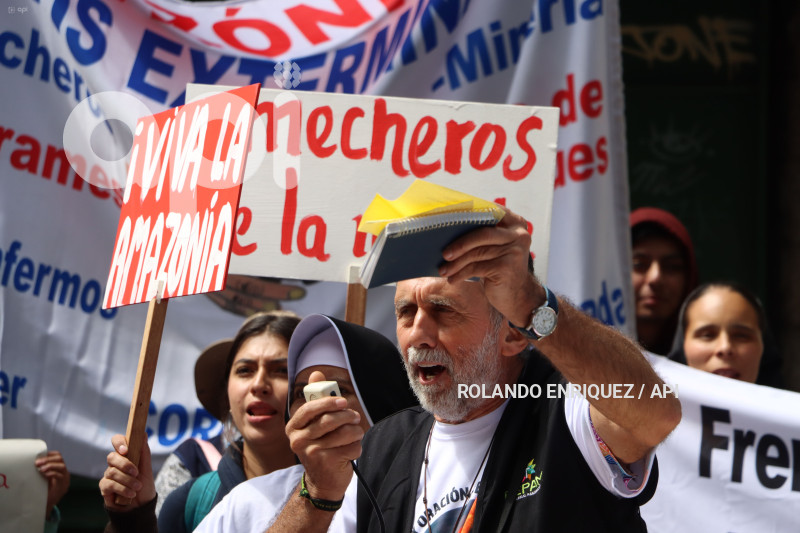 PLANTON-APAGUEN-MECHEROS-CORTE-CONSTITUCIONAL