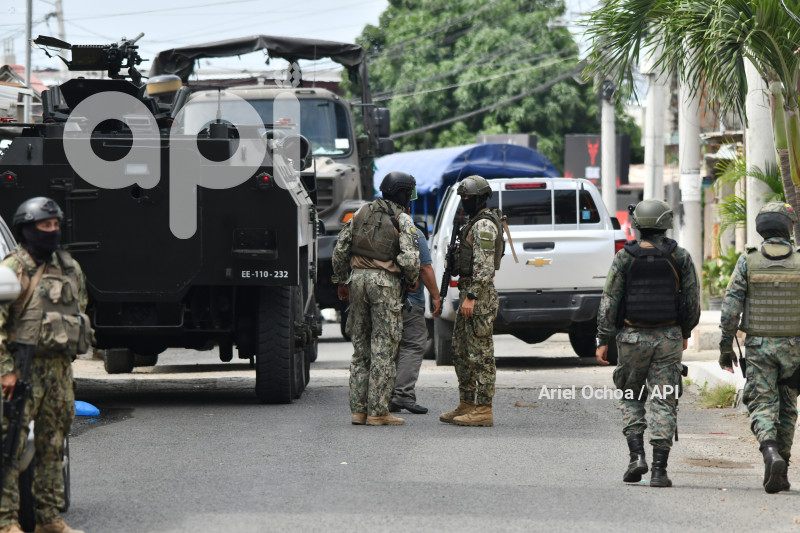 MANTA-ALLANAMIENTOS-SAN AGUSTIN-MILITARES