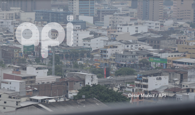 GYE-NEBLINA EN GUAYAQUIL