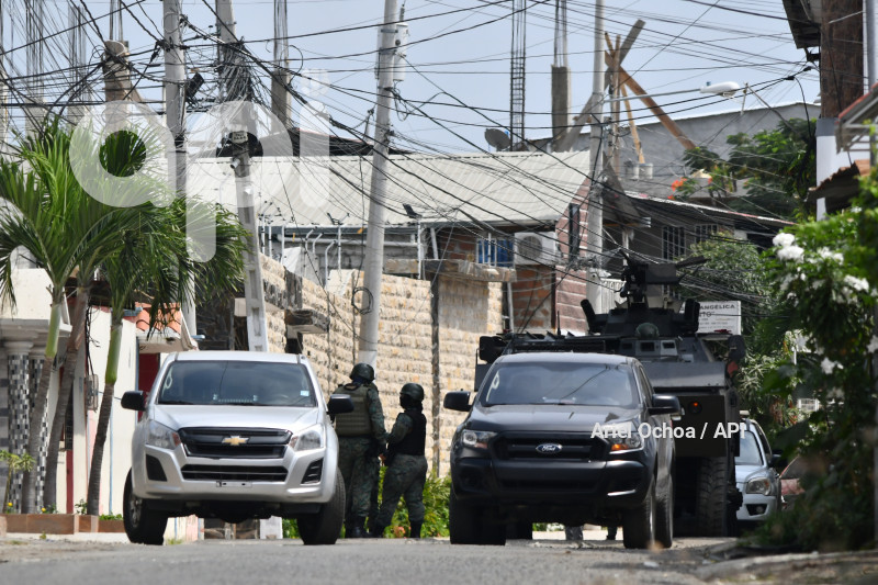 MANTA-ALLANAMIENTOS-SAN AGUSTIN-MILITARES