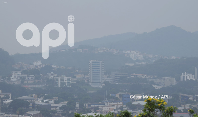 GYE-NEBLINA EN GUAYAQUIL