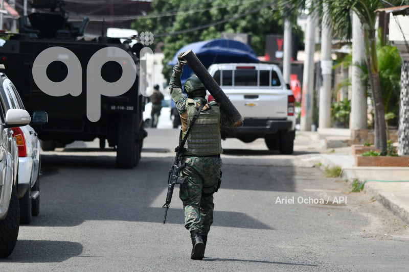MANTA-ALLANAMIENTOS-SAN AGUSTIN-MILITARES