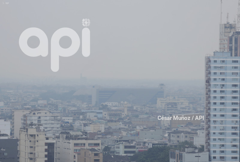GYE-NEBLINA EN GUAYAQUIL