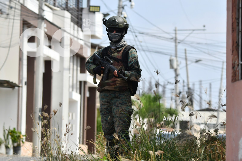 MANTA-ALLANAMIENTOS-SAN AGUSTIN-MILITARES