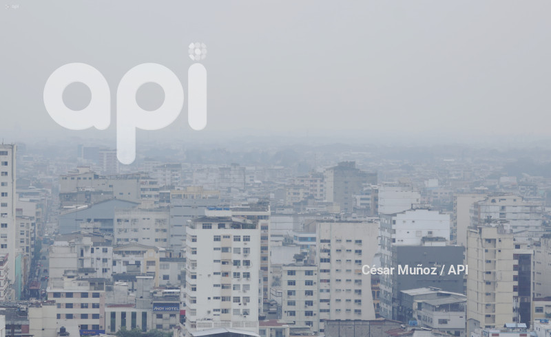 GYE-NEBLINA EN GUAYAQUIL