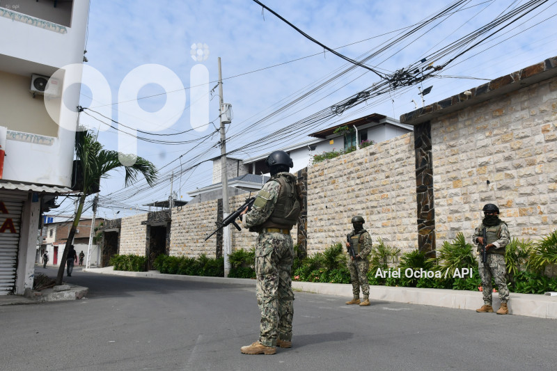 MANTA-ALLANAMIENTOS-SAN AGUSTIN-MILITARES