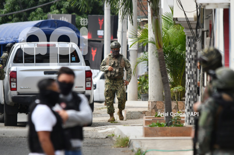 MANTA-ALLANAMIENTOS-SAN AGUSTIN-MILITARES
