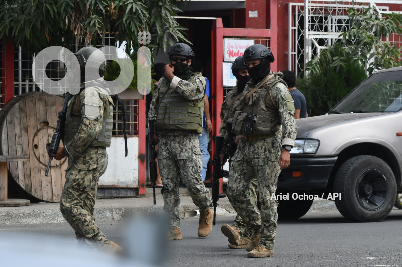 MANTA-ALLANAMIENTOS-SAN AGUSTIN-MILITARES
