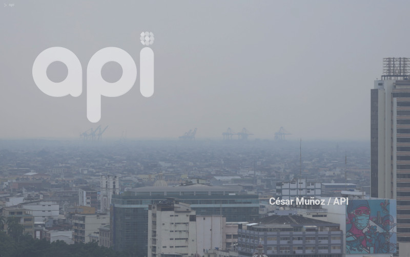 GYE-NEBLINA EN GUAYAQUIL