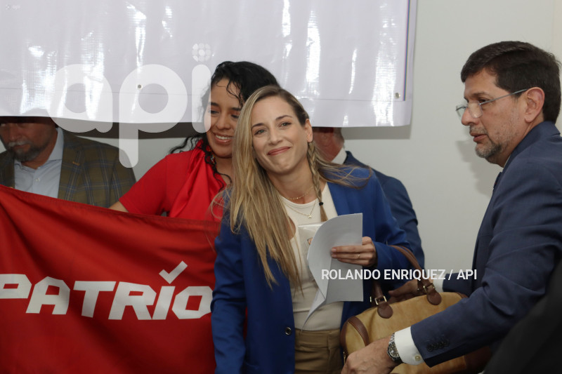 CANDIDATA-PRESIDENCIA-ANDREA-GONZALEZ