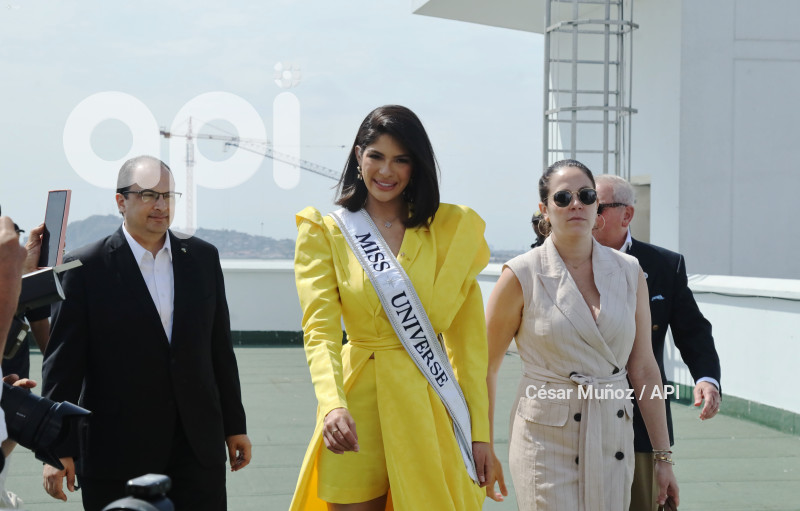 GYE-SOLCA-MISS UNIVERSO