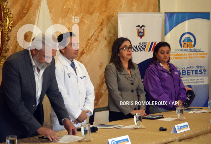 CUENCA-FIRMA CONVENIO-MINISTRO SALUD-DIABETES