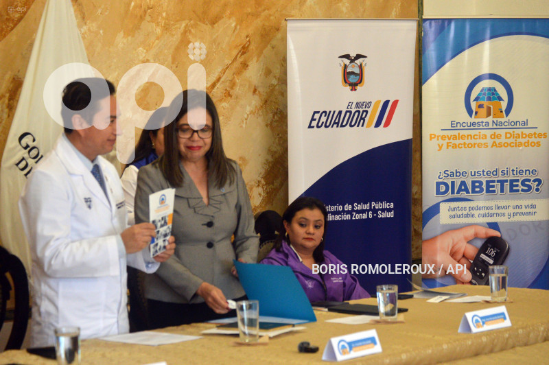 CUENCA-FIRMA CONVENIO-MINISTRO SALUD-DIABETES