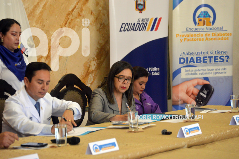 CUENCA-FIRMA CONVENIO-MINISTRO SALUD-DIABETES