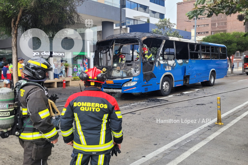 UIO INCENDIO BUS