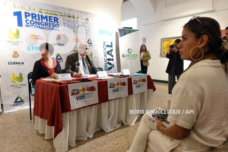 CUENCA-LANZAMIENTO-PRIMER CONGRESO-TRANSPORTE TRANSITO