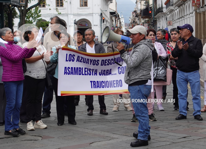 CUENCA-PROTESTA JUBILADOR