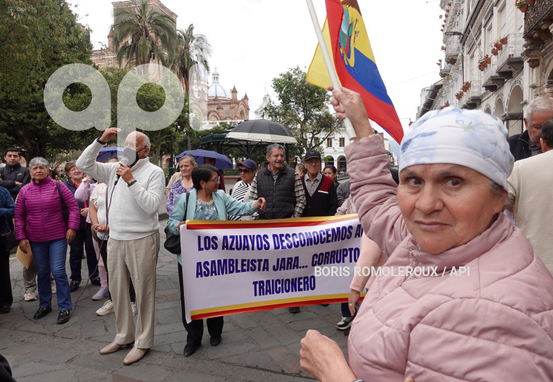 CUENCA-PROTESTA JUBILADOR