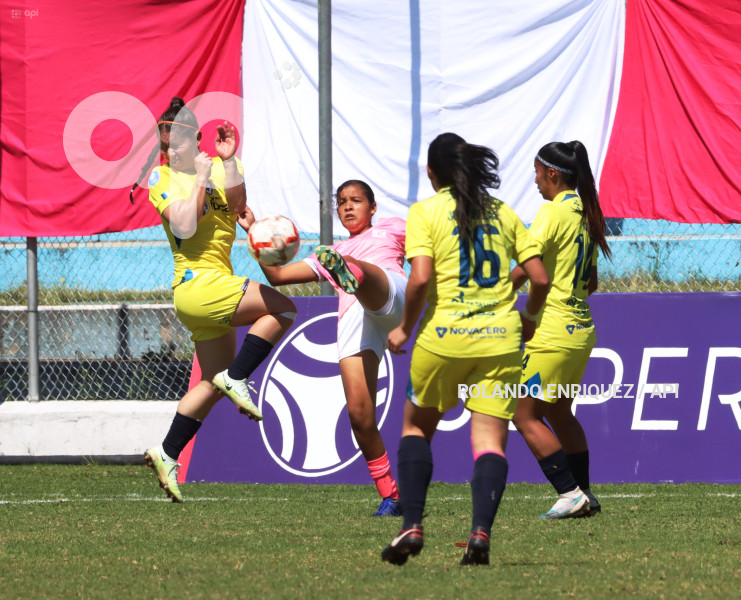 FBL-SUPERLIGA-FEMENINA-NANAS-ESPUCE