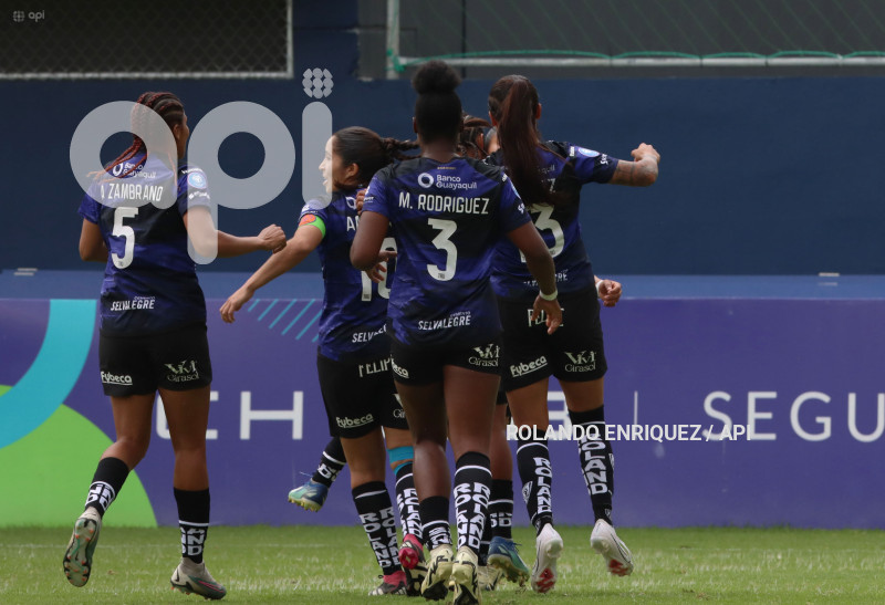 FBL-SUPERLIGA-FEMENINA-DRAGONAS-IDV-NANAS
