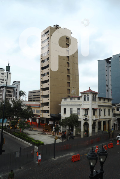 GYE-TRABAJOS EDIFICIO FANTASIA
