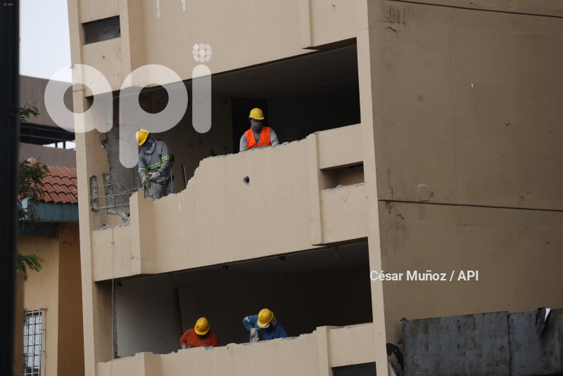 GYE-TRABAJOS EDIFICIO FANTASIA