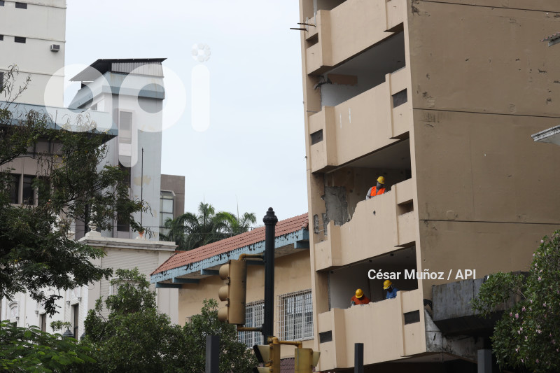 GYE-TRABAJOS EDIFICIO FANTASIA