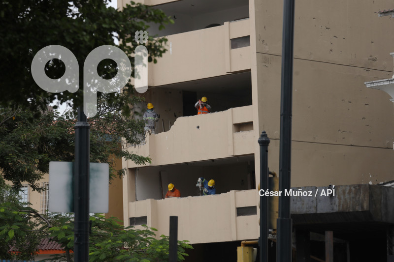 GYE-TRABAJOS EDIFICIO FANTASIA