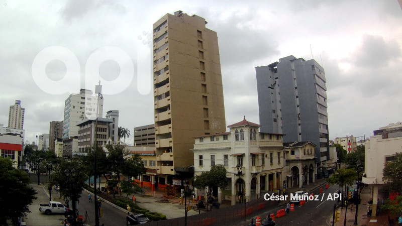 GYE-TRABAJOS EDIFICIO FANTASIA