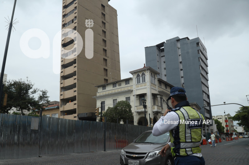GYE-TRABAJOS EDIFICIO FANTASIA