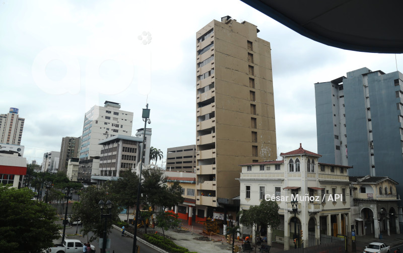 GYE-TRABAJOS EDIFICIO FANTASIA