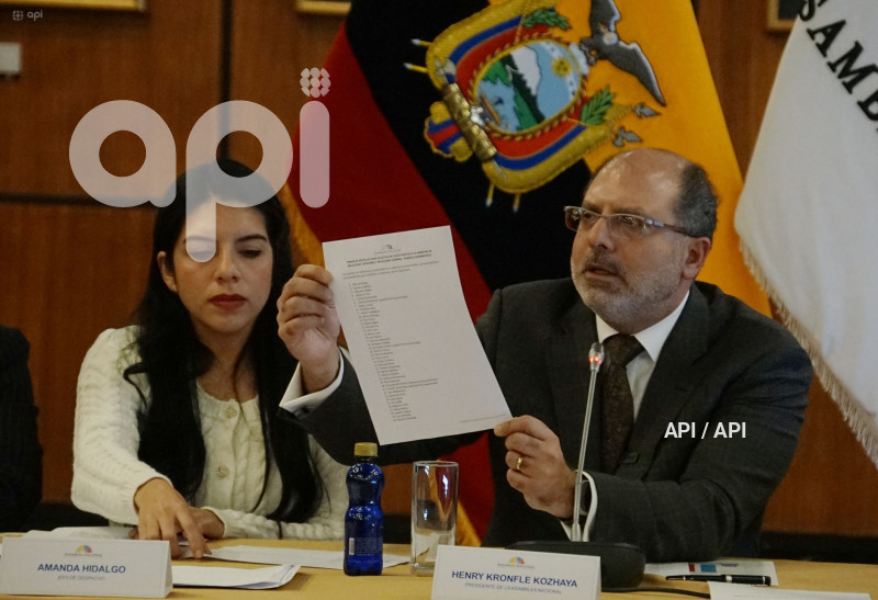 RUEDA-PRENSA-HENRY-KRONFLE
