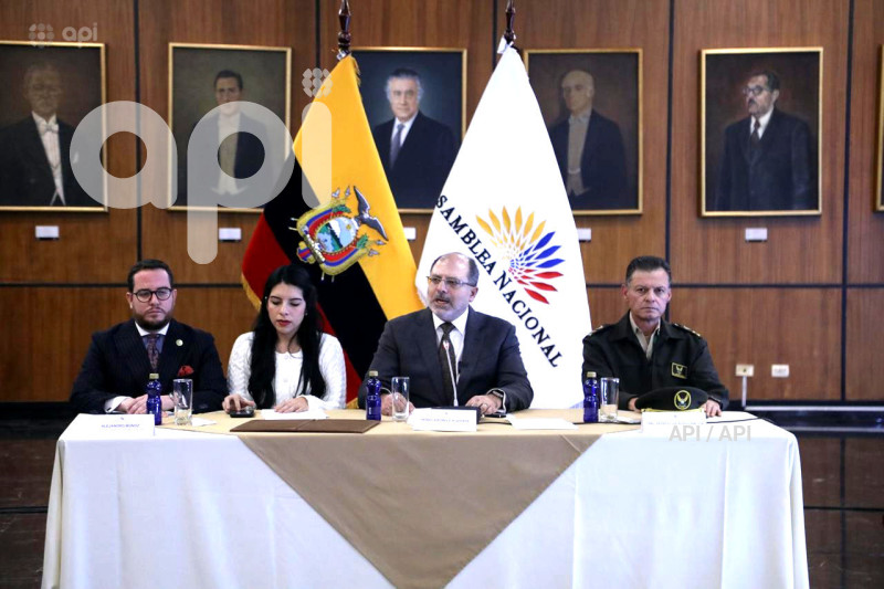 RUEDA-PRENSA-HENRY-KRONFLE
