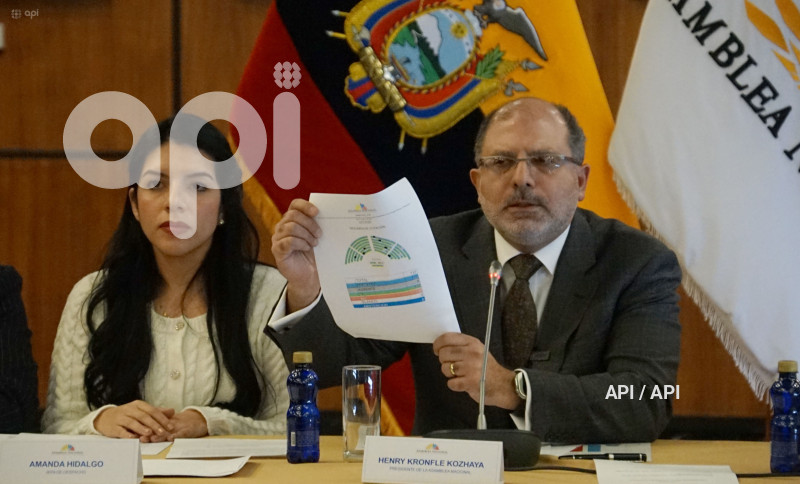 RUEDA-PRENSA-HENRY-KRONFLE