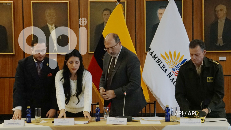 RUEDA-PRENSA-HENRY-KRONFLE