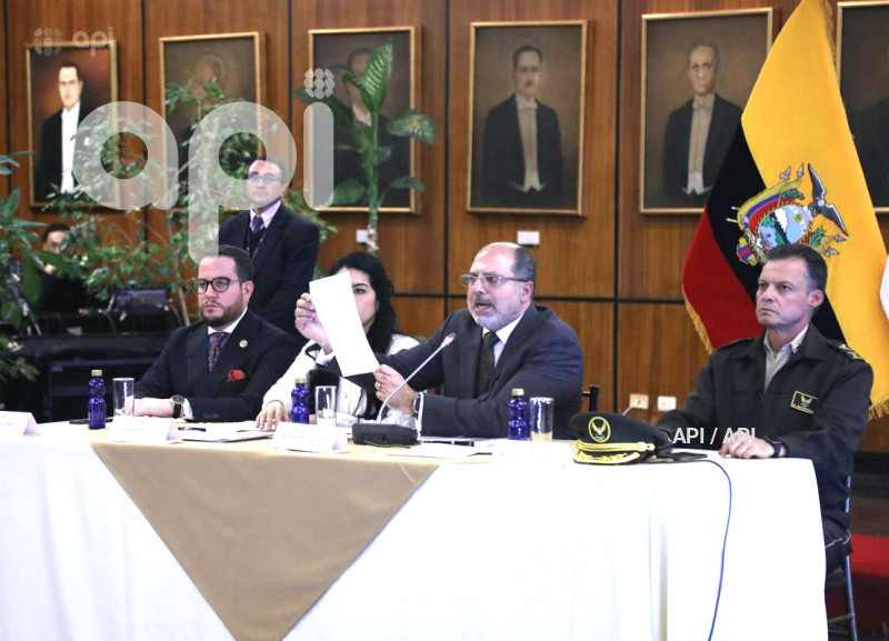 RUEDA-PRENSA-HENRY-KRONFLE