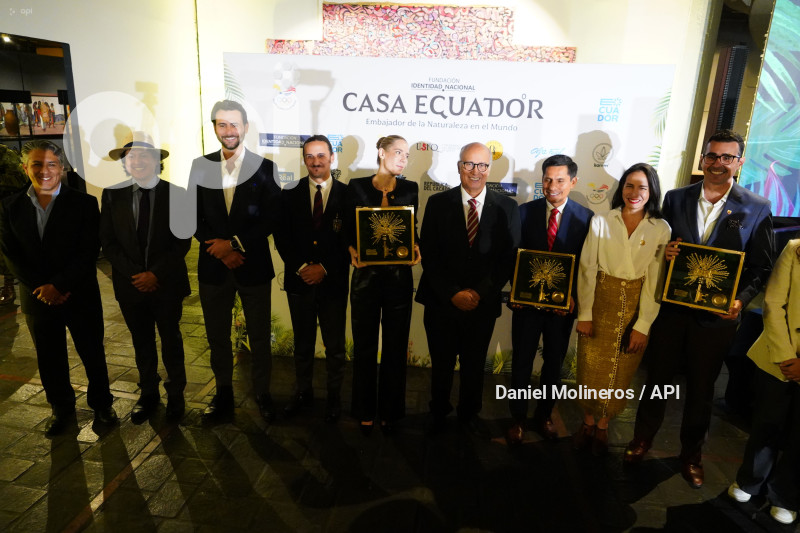 CASA ECUADOR LAVINIA VALBONESI