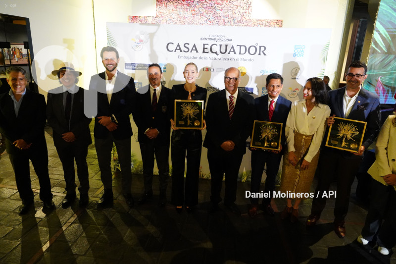 CASA ECUADOR LAVINIA VALBONESI