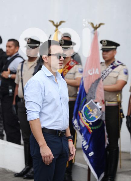 GYE-ENTREGA CHALECOS POLICIA