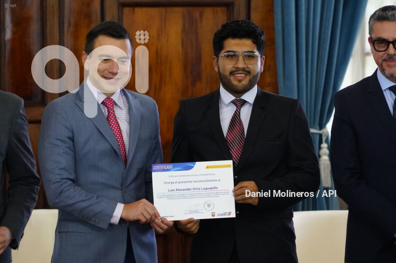 NOBOA PRESENTACION SERVICIOS CONSULARES DIGITALES