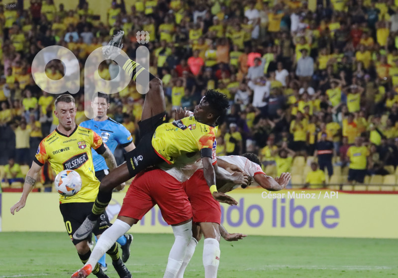 FBL-LIBERTADORES-BARCELONA-BRAGANTINO