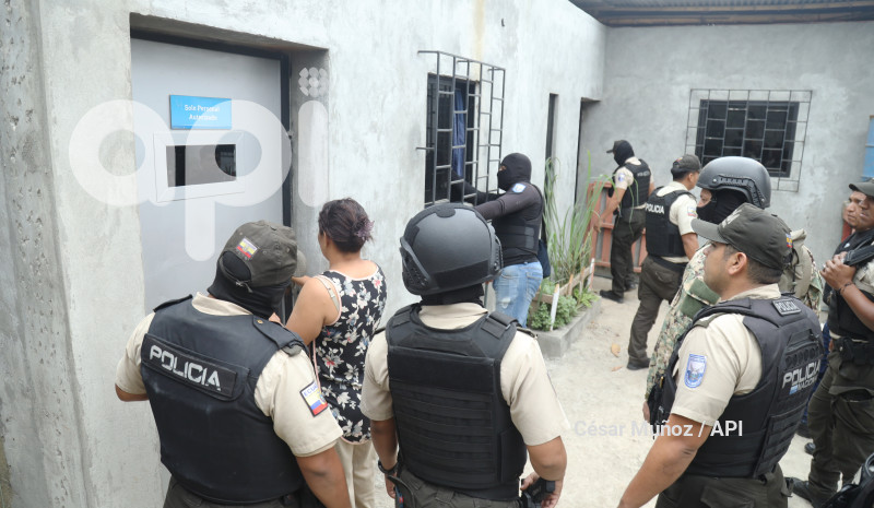 GYE-PRESIDENTE NOBOA DURAN 1