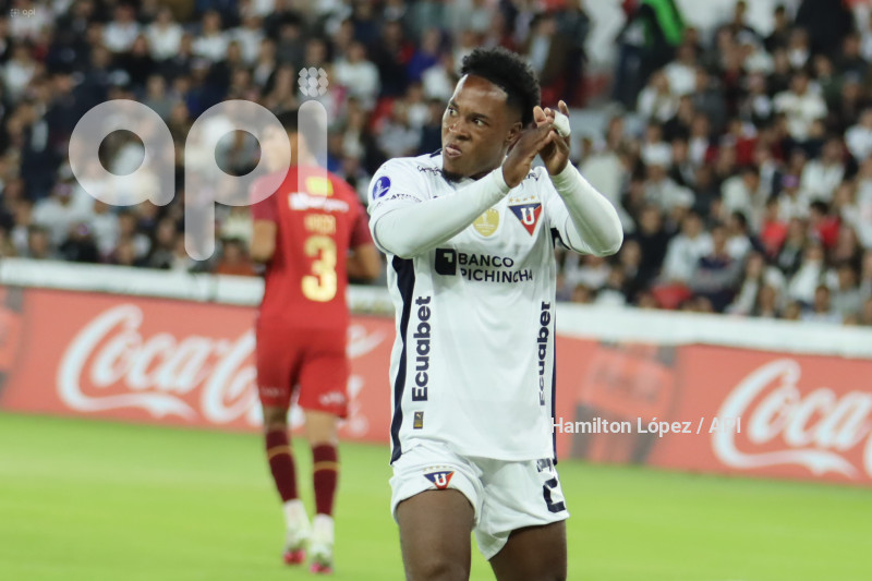 FBL-SUDAMERICANA-LDU-ALWAYS-READY