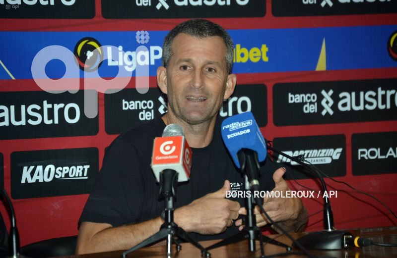 CUENCA-RUEDA PRENSA-DESPEDIDA IGOR OCA