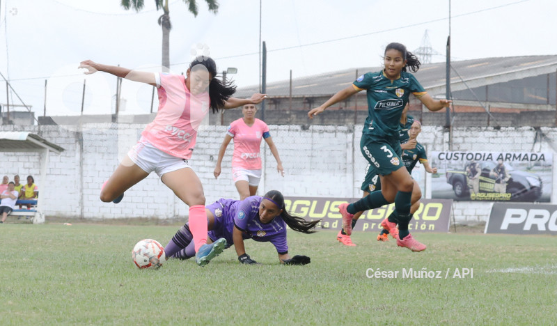 FBL-SUPERLIGA-TOREROS-NANAS