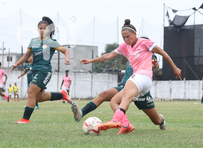 FBL-SUPERLIGA-TOREROS-NANAS