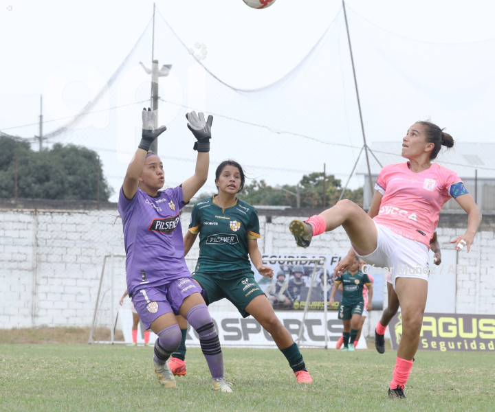 FBL-SUPERLIGA-TOREROS-NANAS