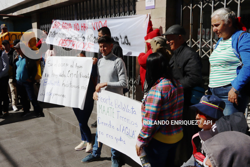 PLANTON-CONTRA-MINERIA-MINISTERIO-AMBIENTE