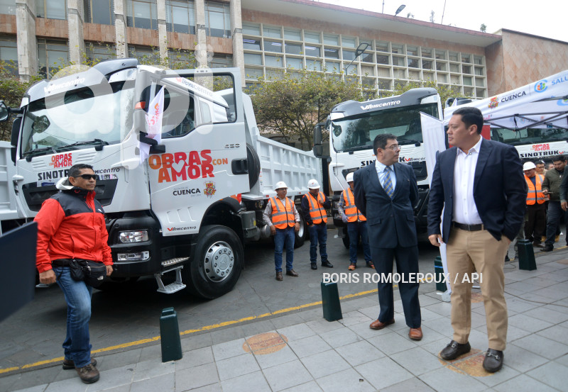 CUENCA-ENTREGA-FLOTA VEHICULAR