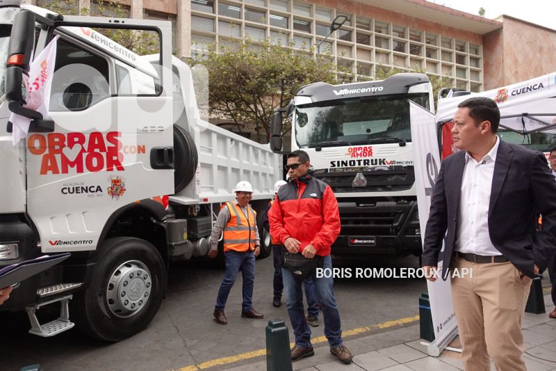 CUENCA-ENTREGA-FLOTA VEHICULAR